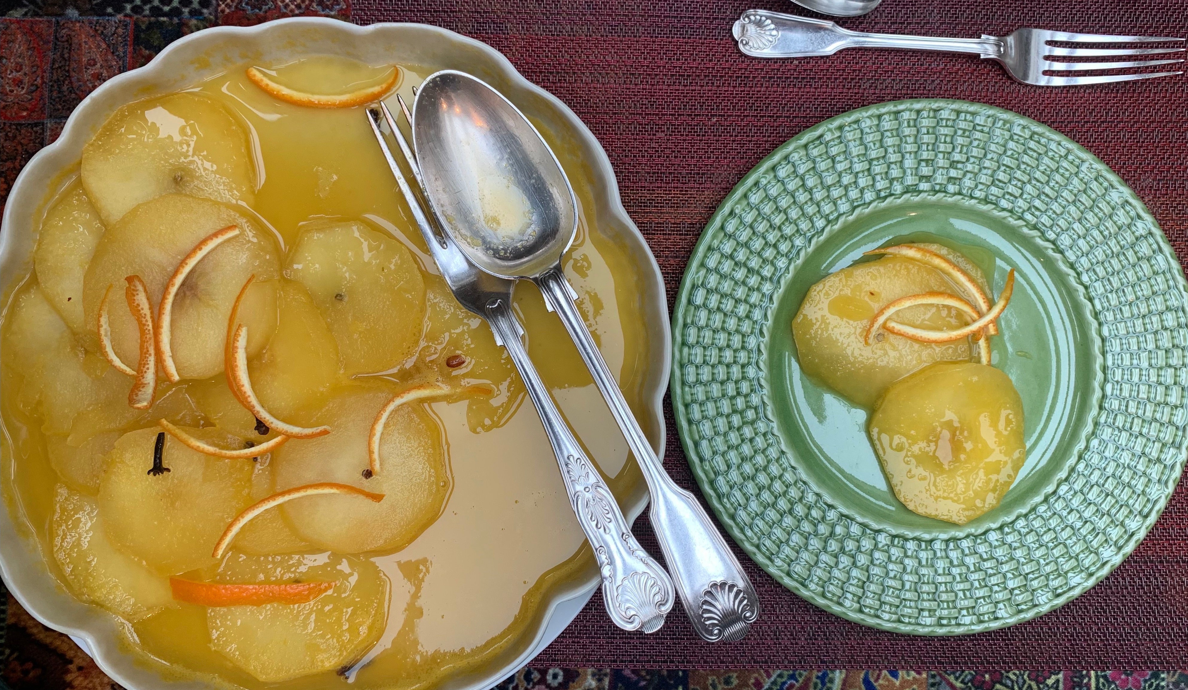 Manzanas en almíbar de naranja al estilo de Eva
